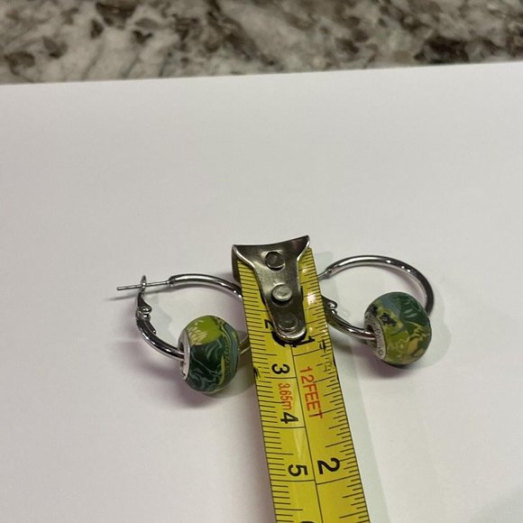 Women’s Clay Green Bead Silver Tone Hoop Signed Viva Beads - Picture 7 of 9